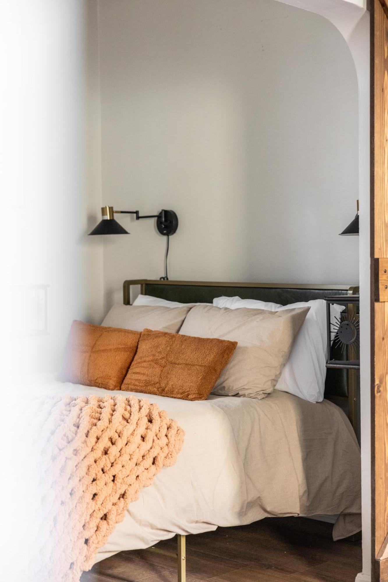 克里夫兰Mid-Century Modern Retreat In Little Italy公寓 外观 照片
